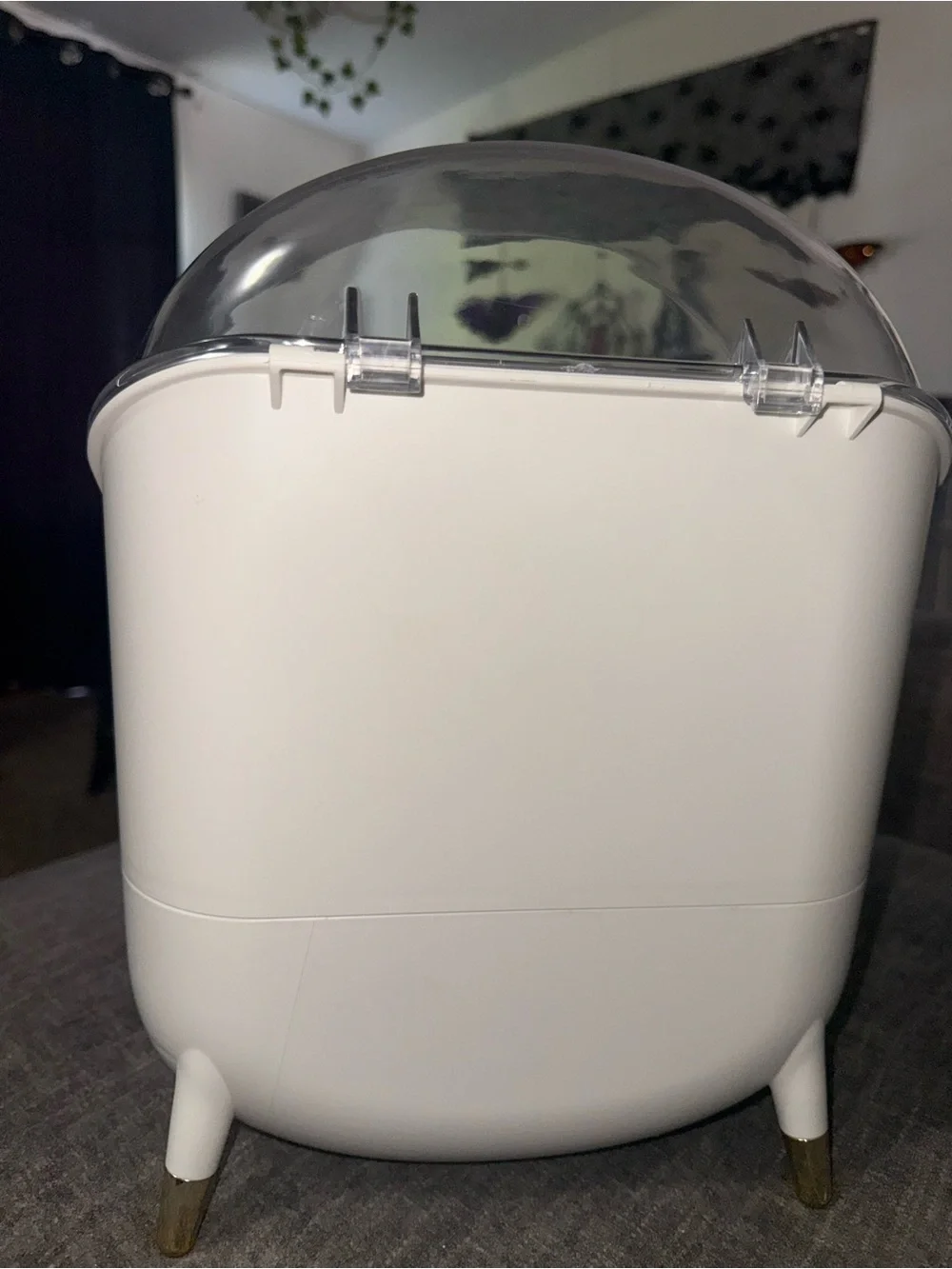 Other compact white